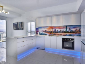 Luxurious apartment in Surfers, Surfers Paradise
